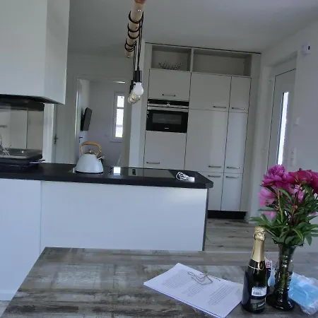 Apartment E9 *